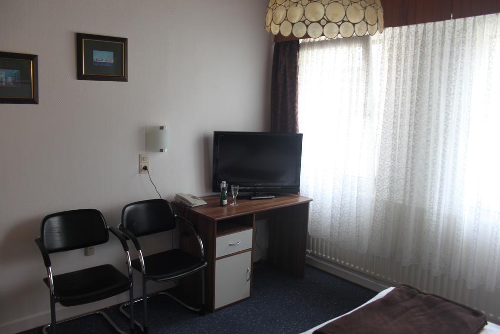 Altdeutsche Bierstuben Hotel ชเวล์ม ภายนอก รูปภาพ
